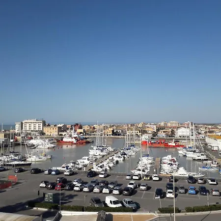 I Lufthavn På 60 M². Soveværelser: 2. Private Badeværelser: 1. * Fiumicino