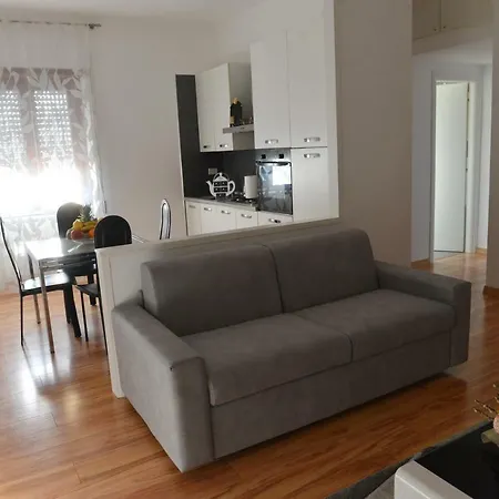 I Lufthavn På 60 M². Soveværelser: 2. Private Badeværelser: 1. *