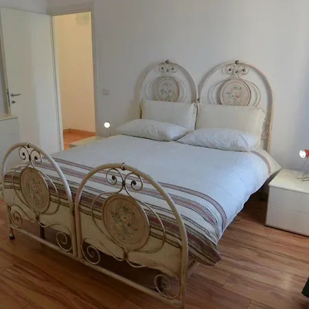 I Lufthavn På 60 M². Soveværelser: 2. Private Badeværelser: 1. Lejlighed *
