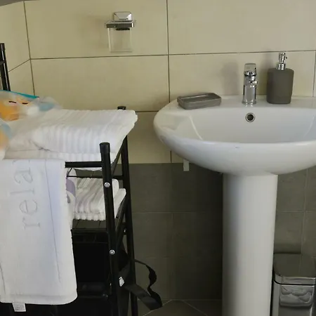 I Lufthavn På 60 M². Soveværelser: 2. Private Badeværelser: 1. Lejlighed Fiumicino
