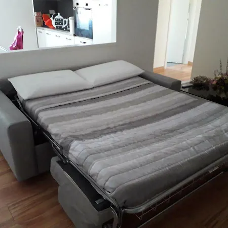 Lejlighed I Lufthavn På 60 M². Soveværelser: 2. Private Badeværelser: 1. Fiumicino