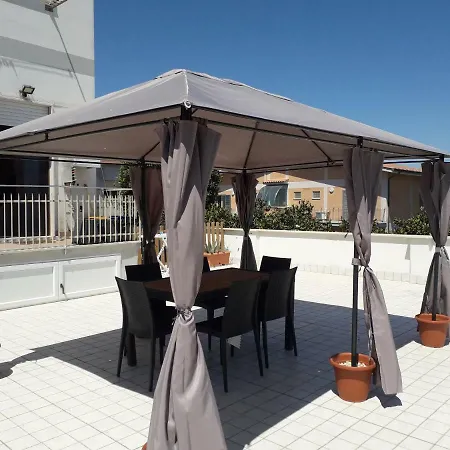 Lejlighed I Lufthavn På 60 M². Soveværelser: 2. Private Badeværelser: 1. Fiumicino